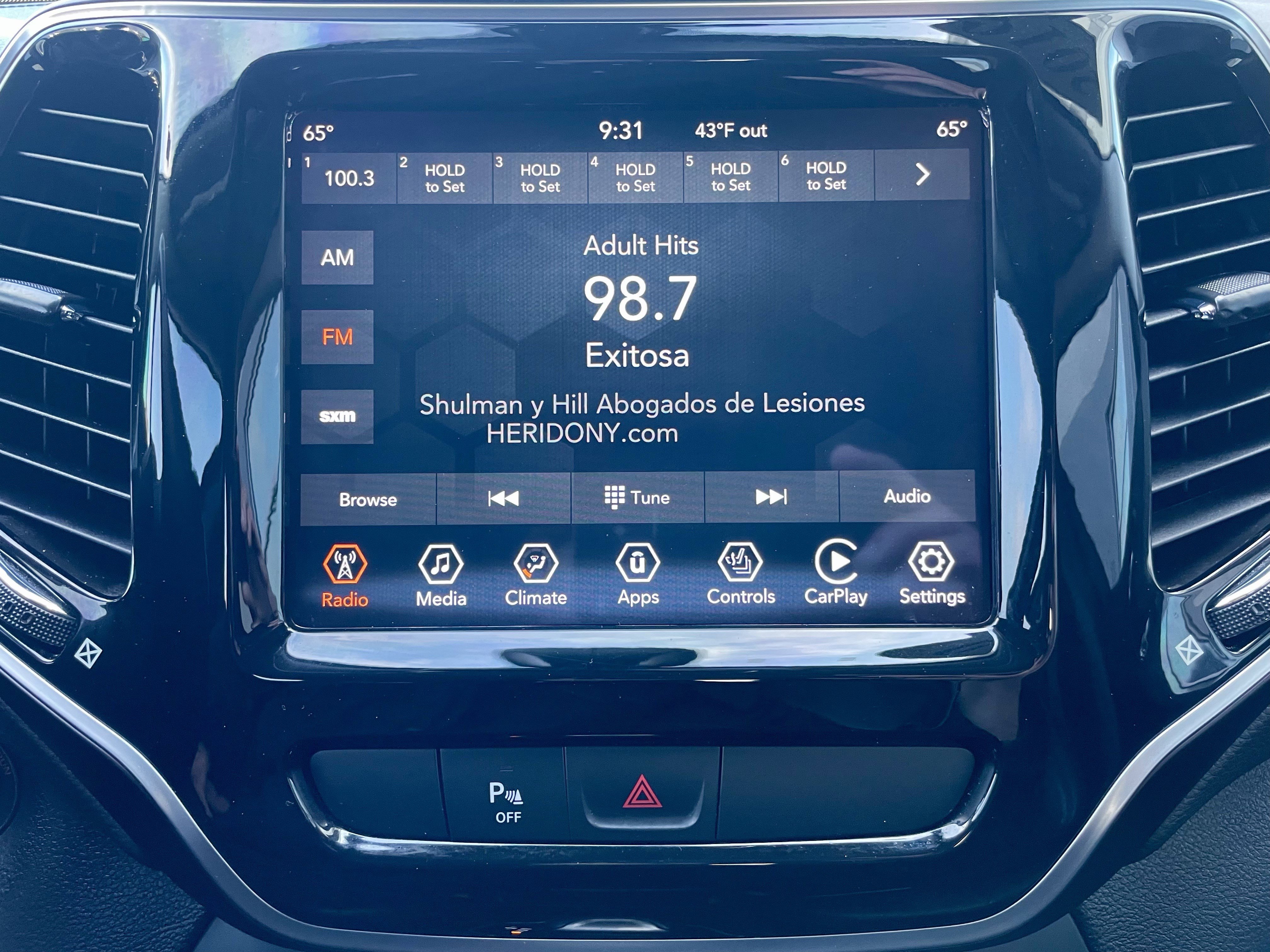 Used 2019 Jeep Cherokee Limited image 27