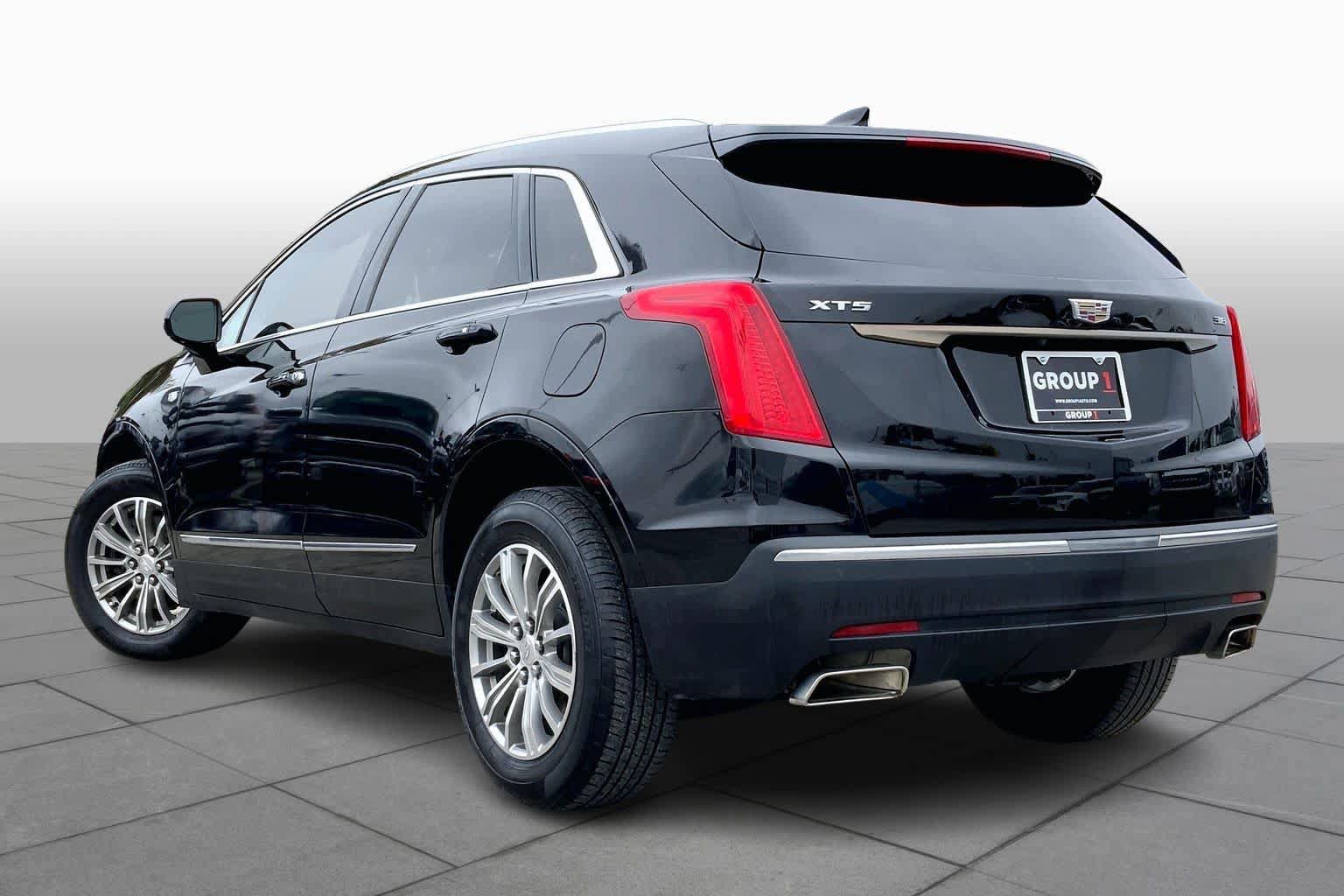 Used 2018 Cadillac XT5 Luxury w/ Driver Awareness Package FWD image 10