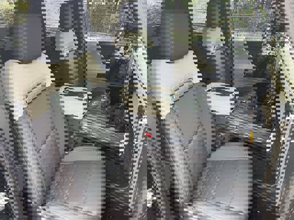 New 2026 GMC Hummer EV 4x4 Crew Cab w/ LPO, Dark Essentials Package image 28