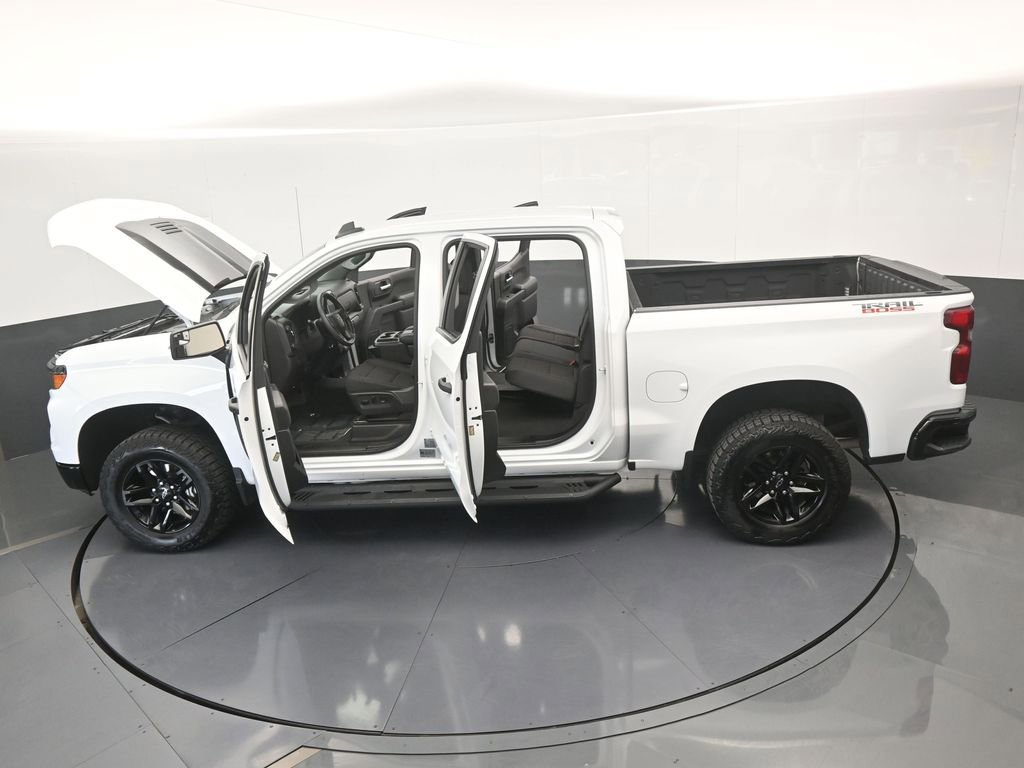 Used 2024 Chevrolet Silverado 1500 Custom Trail Boss AWD/4WD image 50
