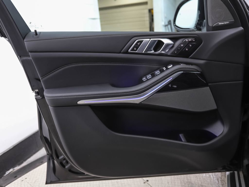 Used 2024 BMW X7 xDrive40i w/ Executive Package image 9