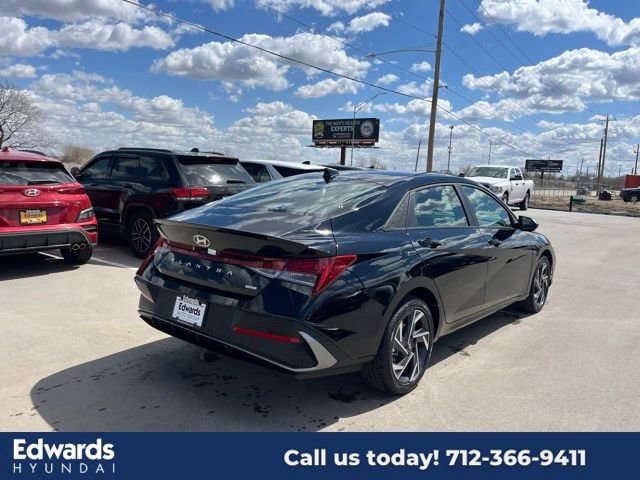 New 2025 Hyundai Elantra SEL image 5