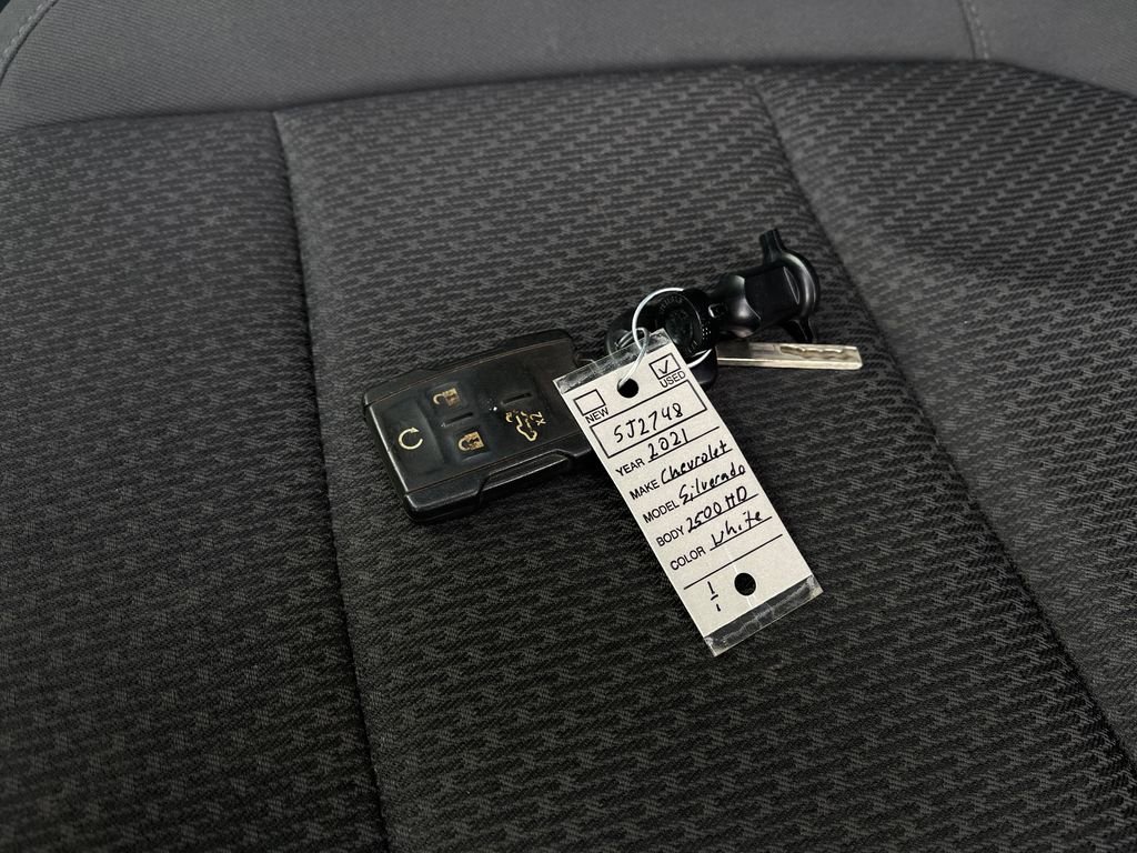 Used 2021 Chevrolet Silverado 2500 Custom w/ Custom Value Package image 33