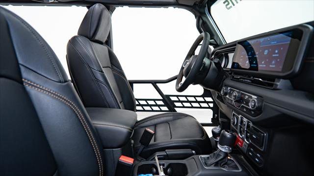Used 2024 Jeep Wrangler Unlimited Sahara image 13