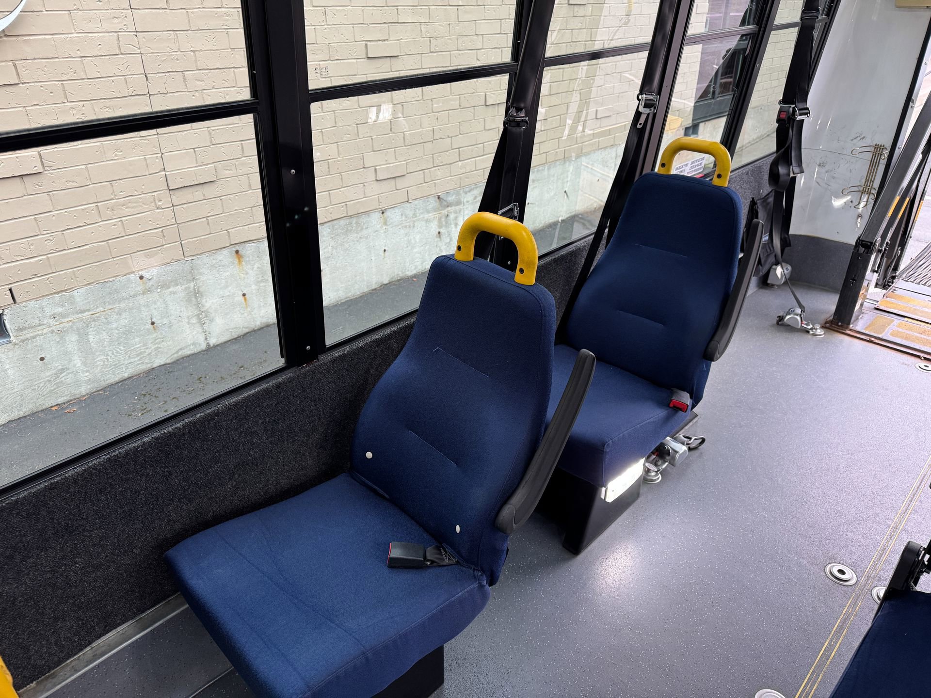 Used 2014 Chevrolet Express 3500 RWD image 21