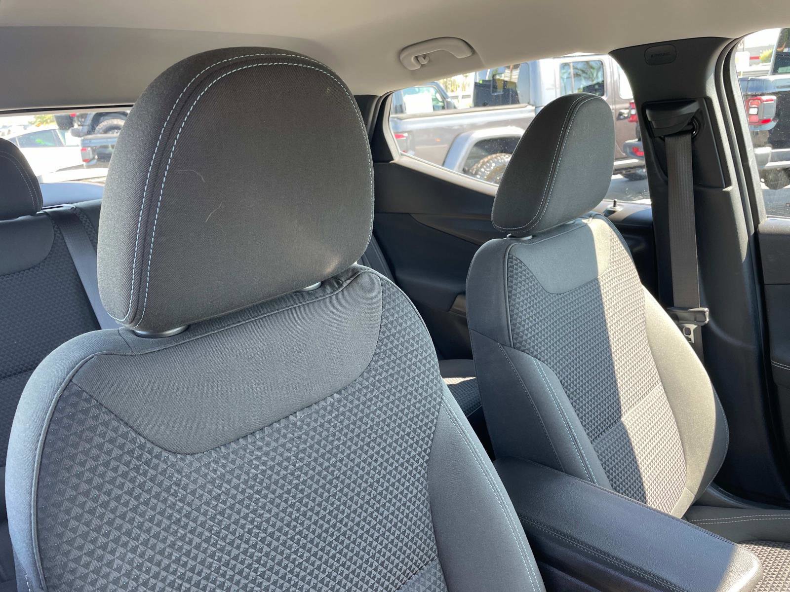 Used 2022 Chevrolet Bolt EUV LT w/ Comfort Package image 28