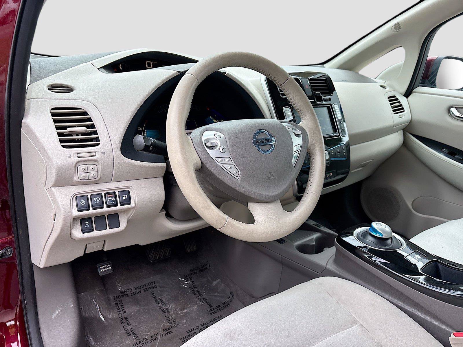 Used 2016 Nissan Leaf SV FWD image 9