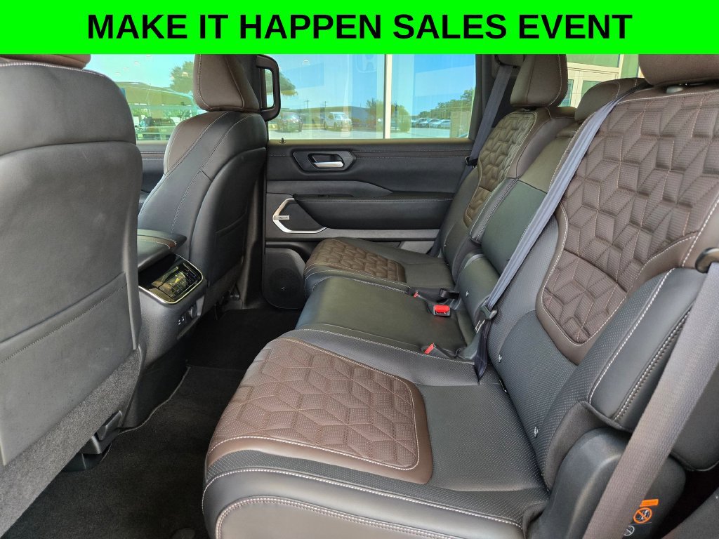 Used 2025 Nissan Armada Platinum Reserve AWD/4WD image 15