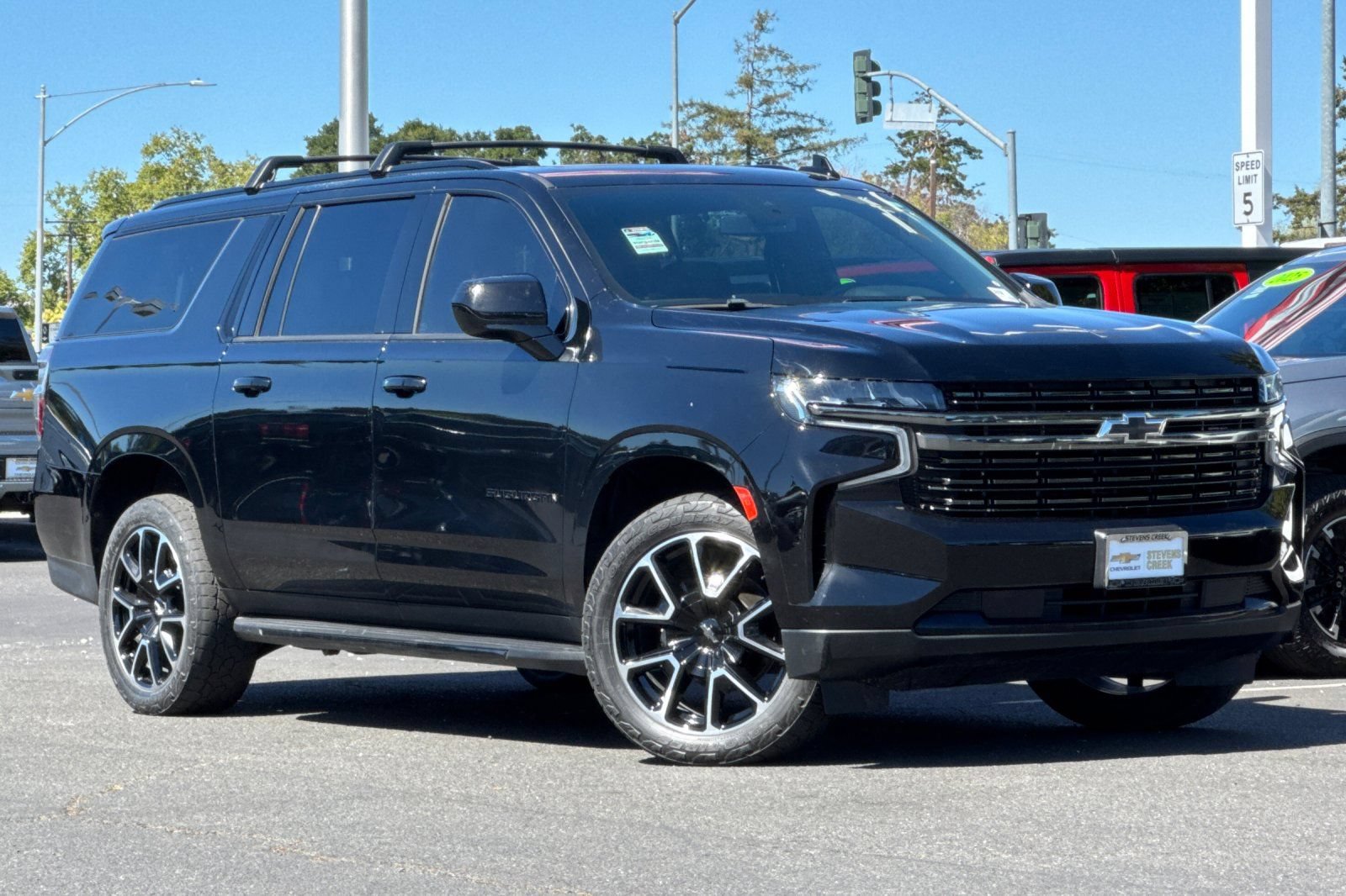 Used 2021 Chevrolet Suburban RST AWD/4WD image 2
