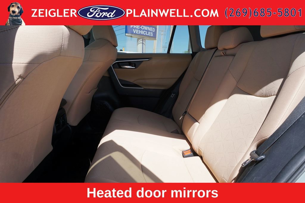 Used 2021 Toyota RAV4 XLE AWD/4WD image 11