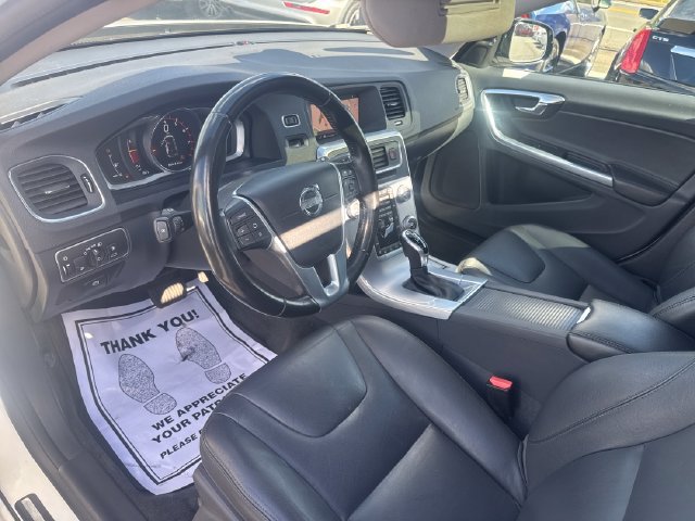 Used 2018 Volvo V60 T5 Cross Country w/ Convenience Package AWD/4WD image 32