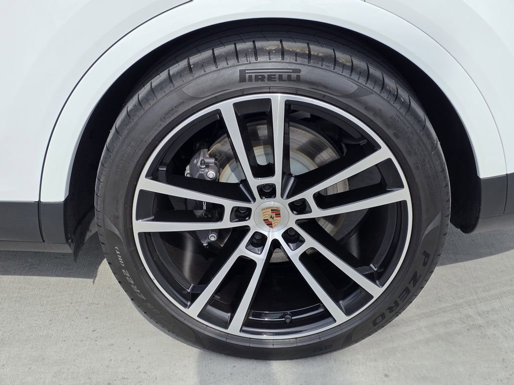Certified 2025 Porsche Cayenne E-Hybrid image 29