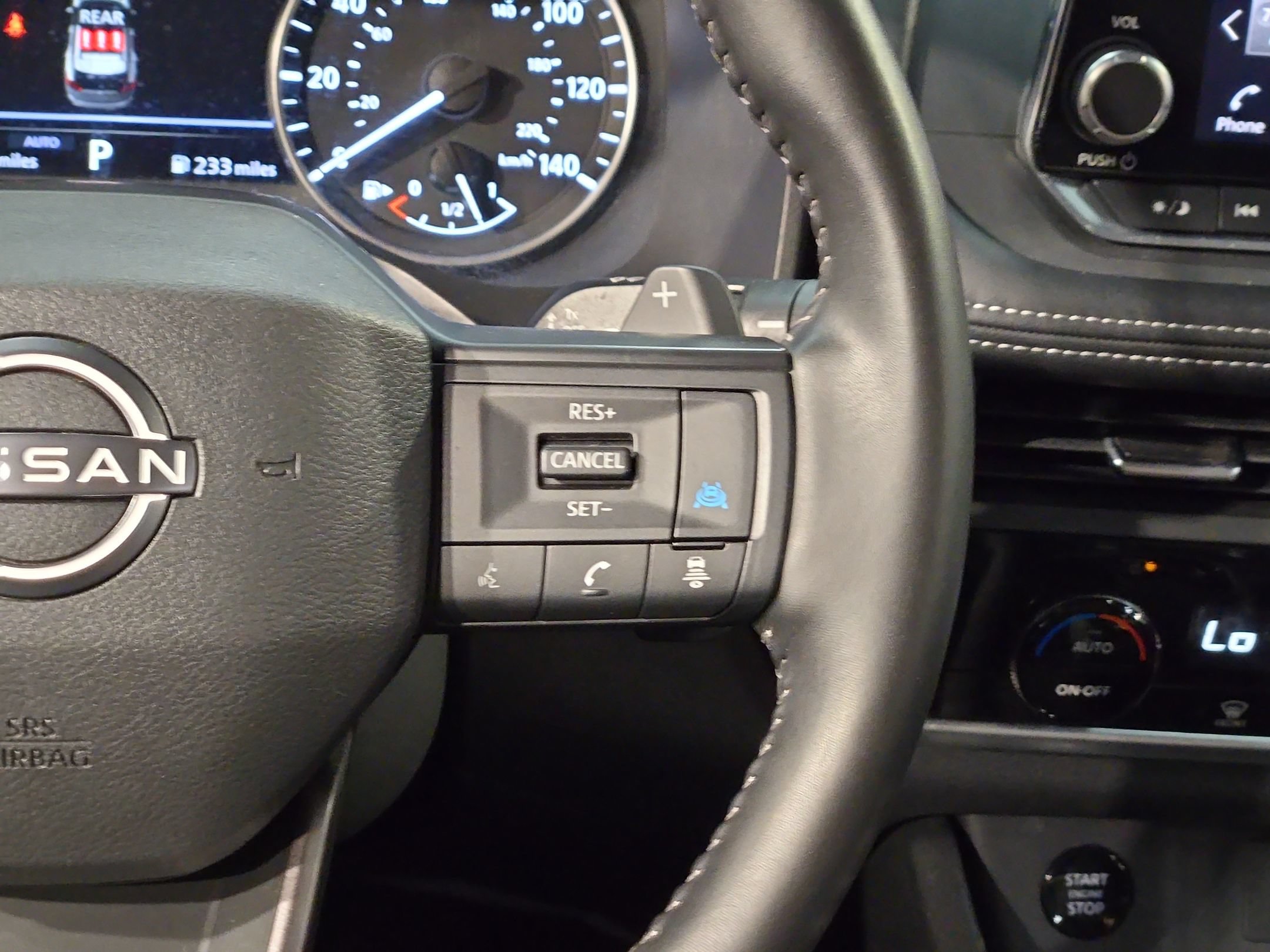Used 2025 Nissan Rogue SV AWD/4WD image 28