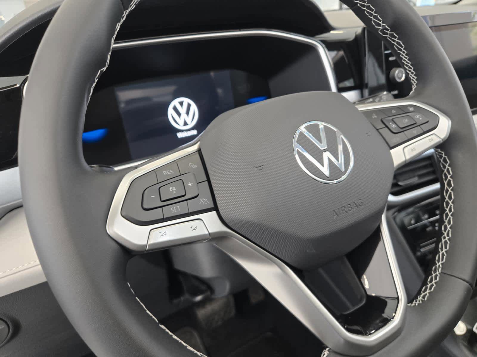 New 2026 Volkswagen Taos SE image 22