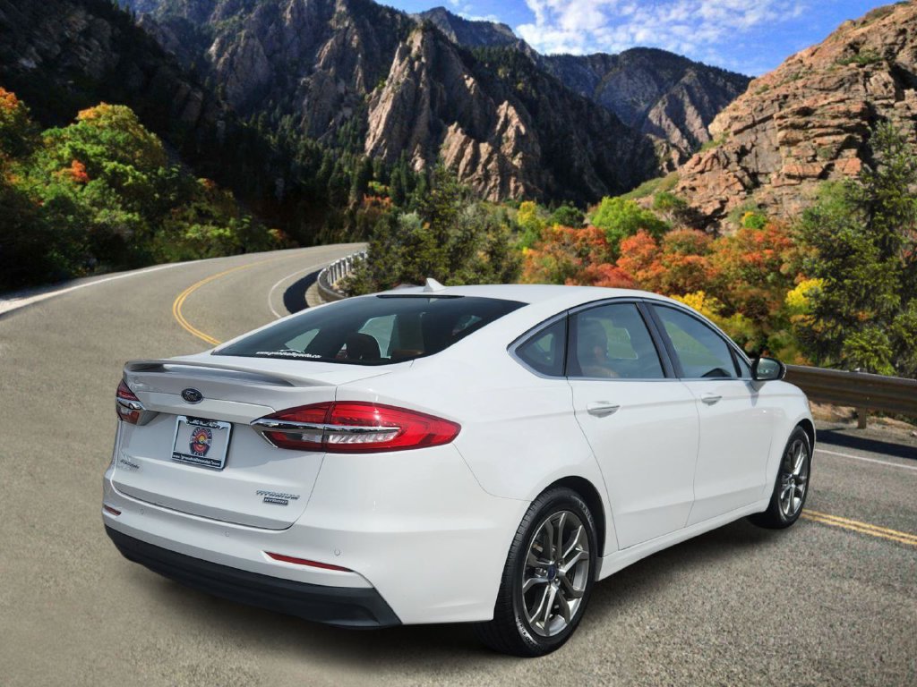 Used 2020 Ford Fusion Titanium FWD image 3