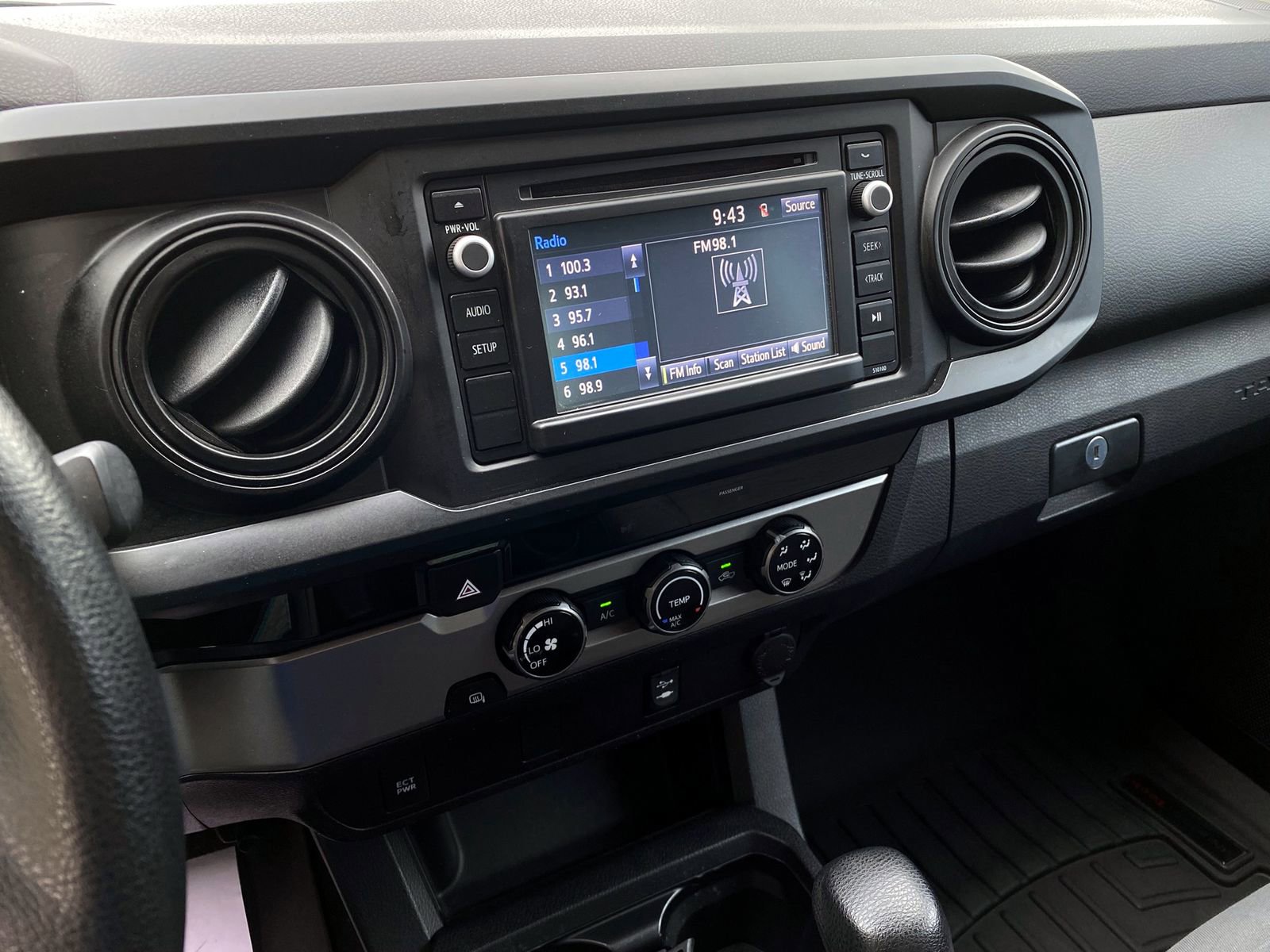 Used 2017 Toyota Tacoma SR image 22