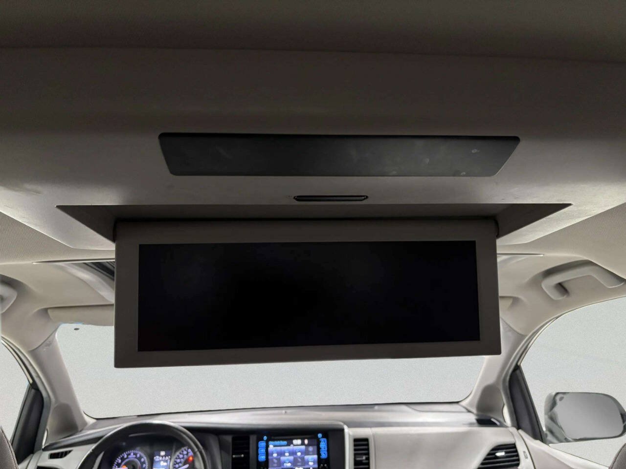 Used 2017 Toyota Sienna XLE Premium AWD/4WD image 24