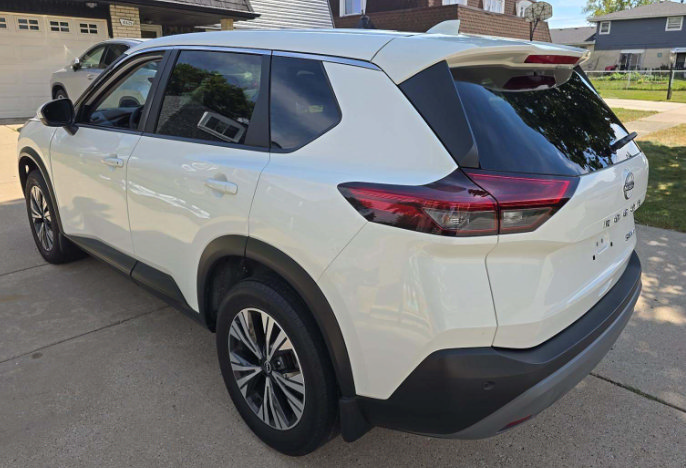 Used 2023 Nissan Rogue SV AWD/4WD image 8