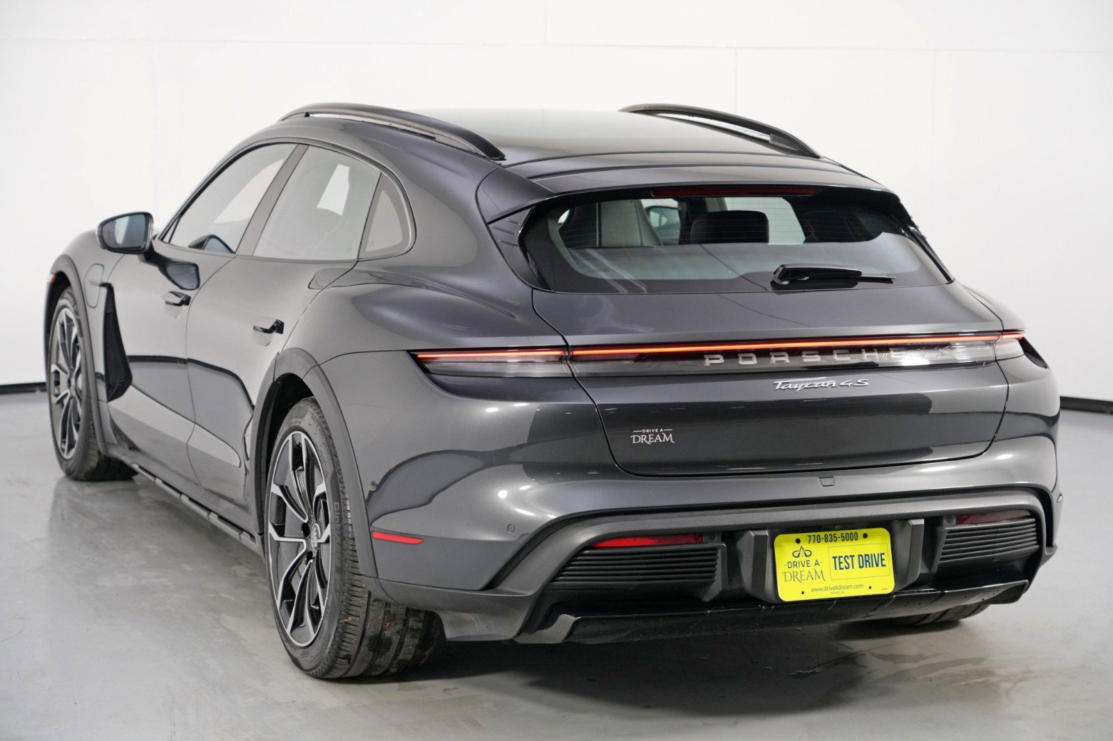 Used 2023 Porsche Taycan 4S w/ Performance Package image 54