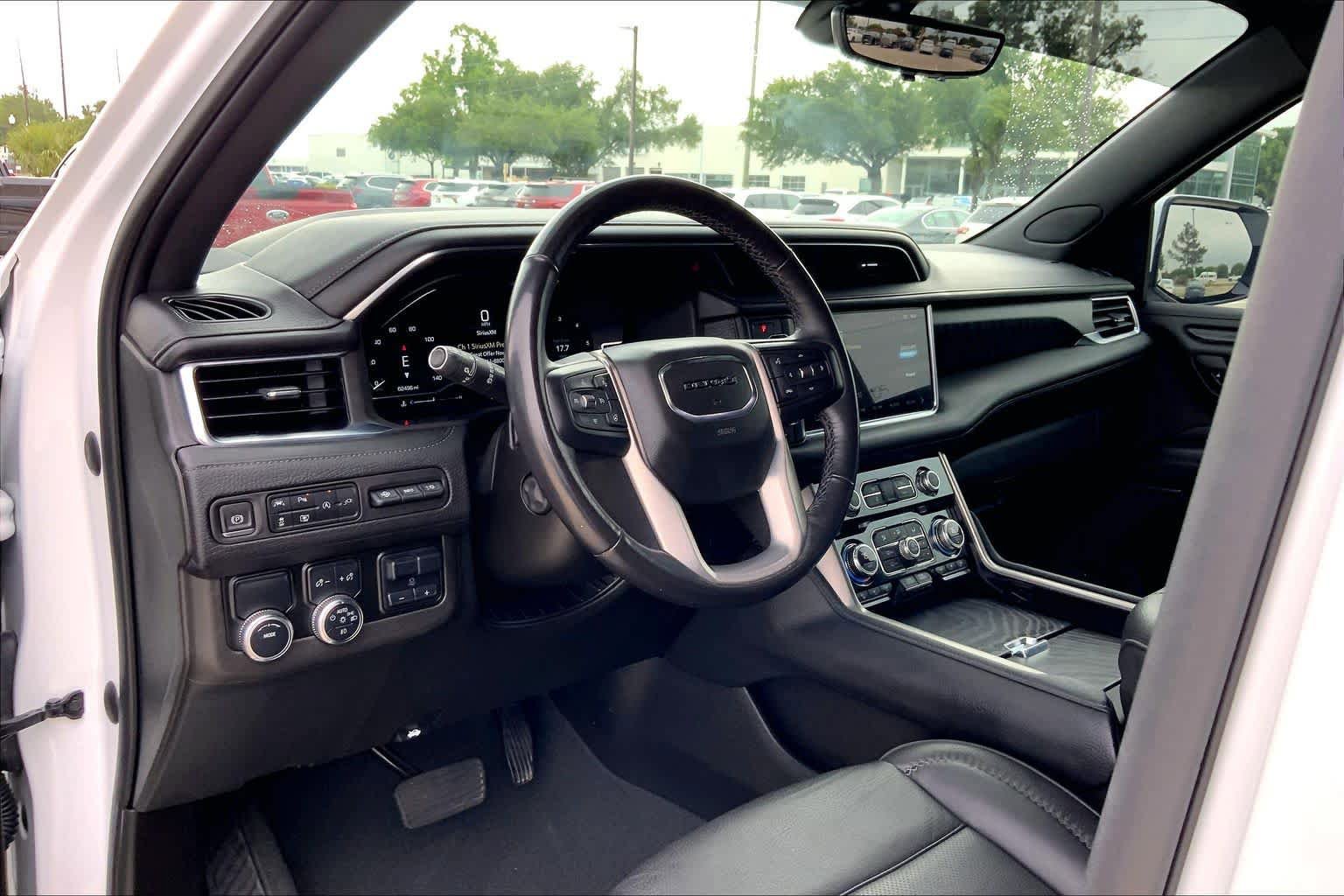 Used 2022 GMC Yukon Denali w/ Denali Premium Package image 18