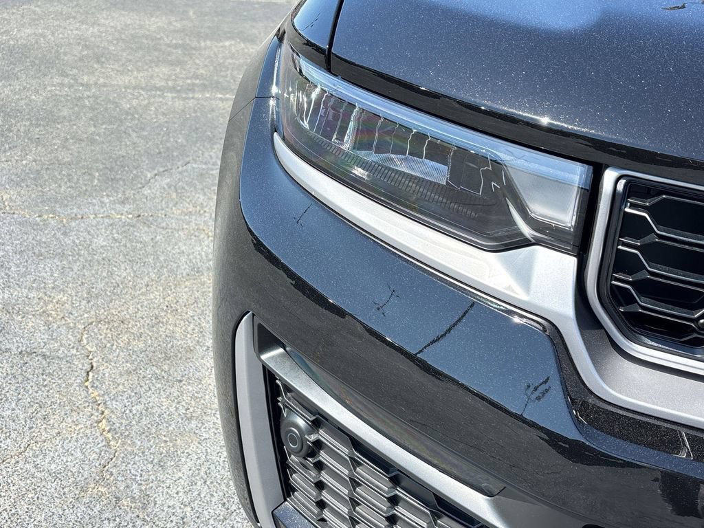 New 2026 Jeep Grand Cherokee L Limited w/ Luxury Tech Group II AWD/4WD image 8