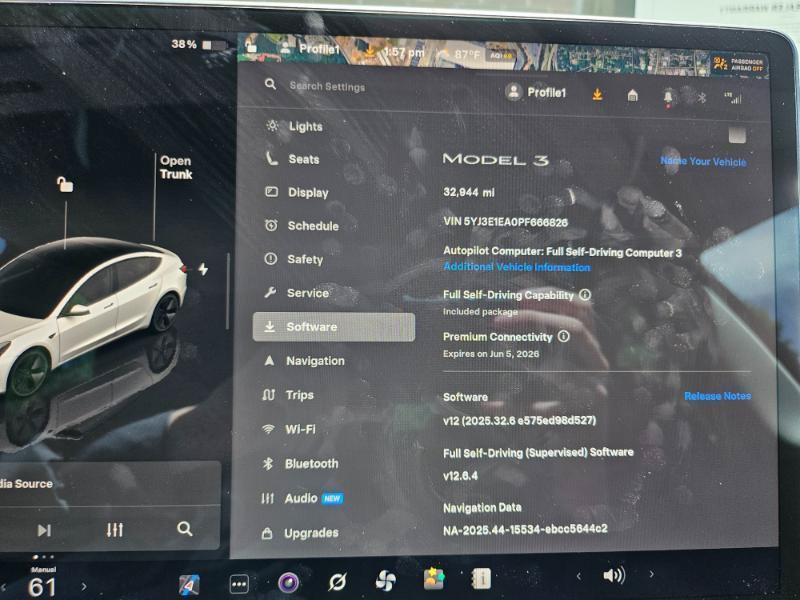 Used 2023 Tesla Model 3 Standard Range RWD image 2