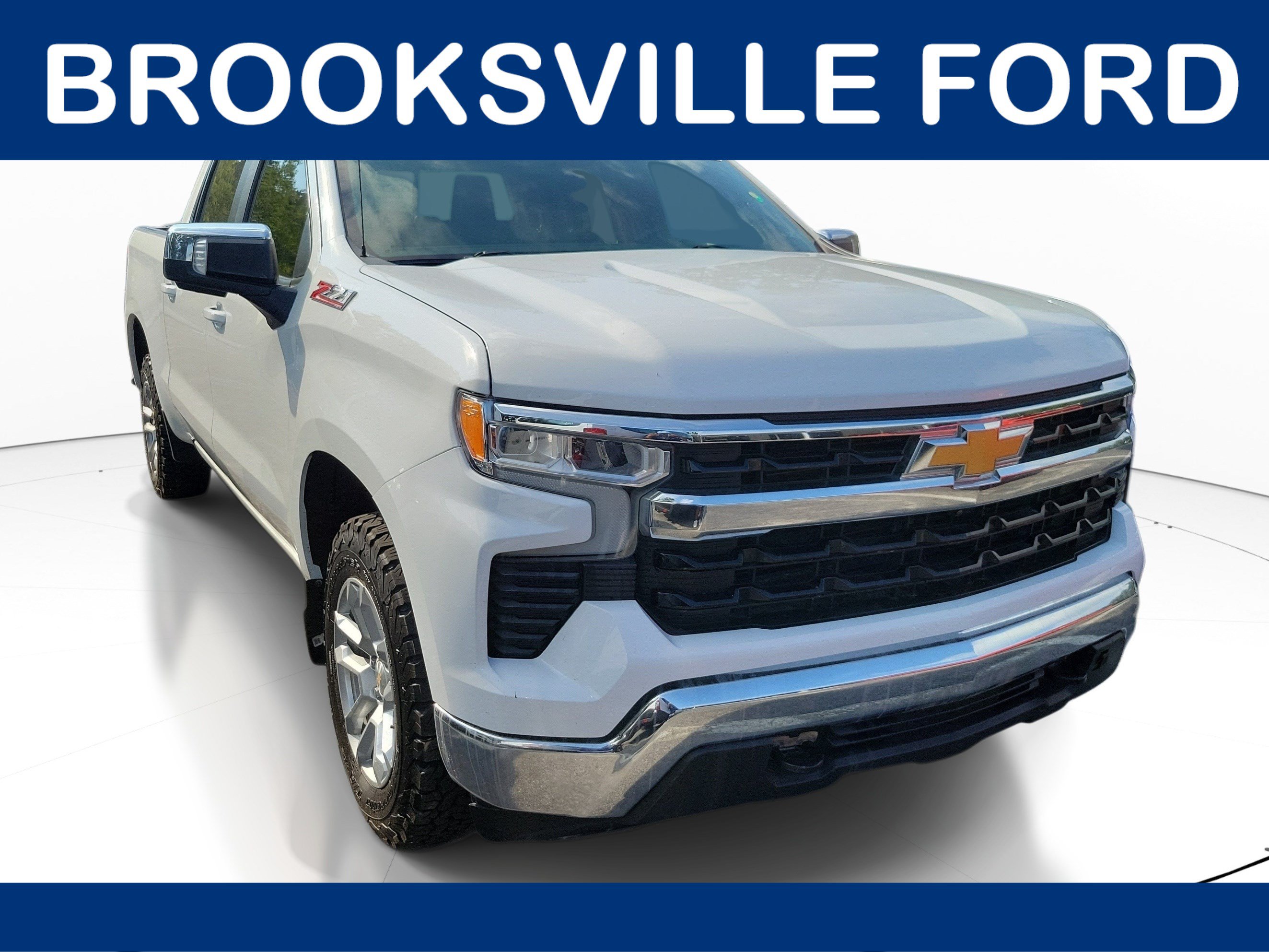 Used 2022 Chevrolet Silverado 1500 LT w/ Z71 Off-Road Package AWD/4WD image 1