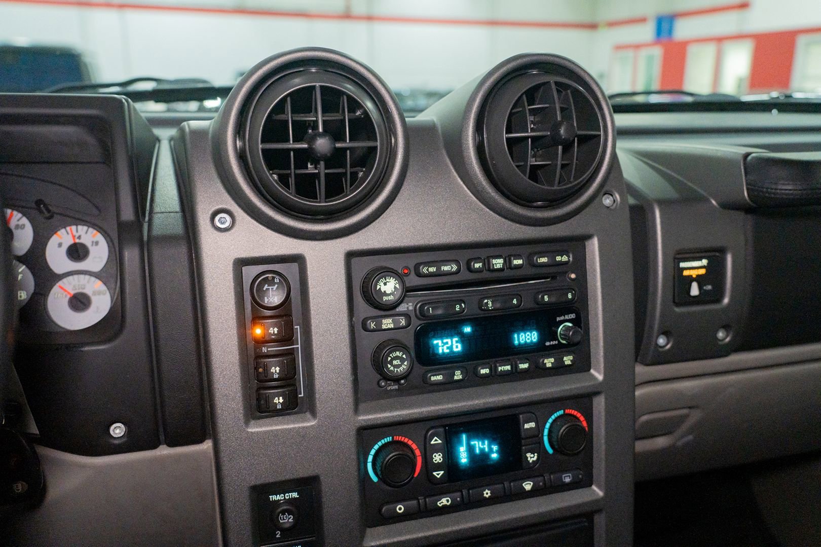 Used 2003 HUMMER H2 w/ Preferred Equipment Group image 53