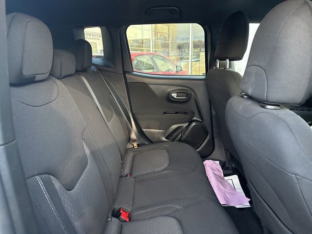 Used 2021 Jeep Renegade Latitude image 32