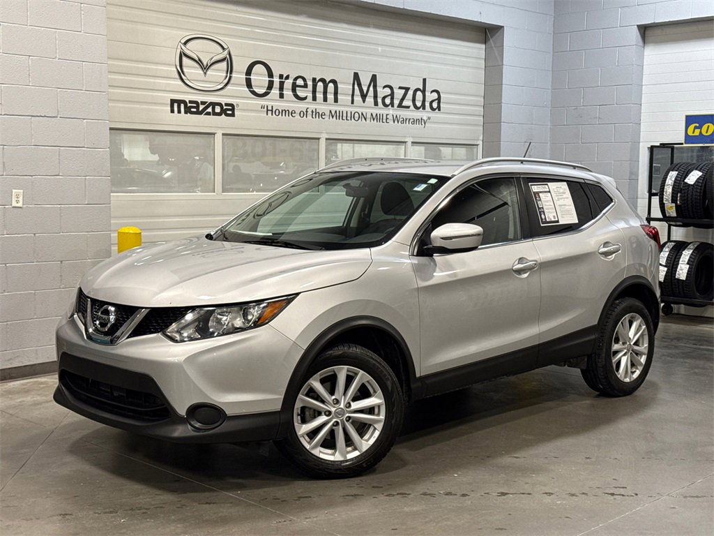 Used 2017 Nissan Rogue Sport SV image 1