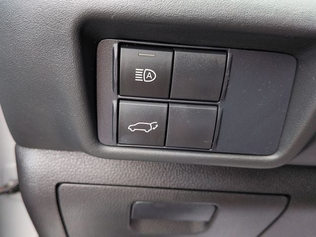 Certified 2021 Toyota Highlander LE AWD/4WD image 17