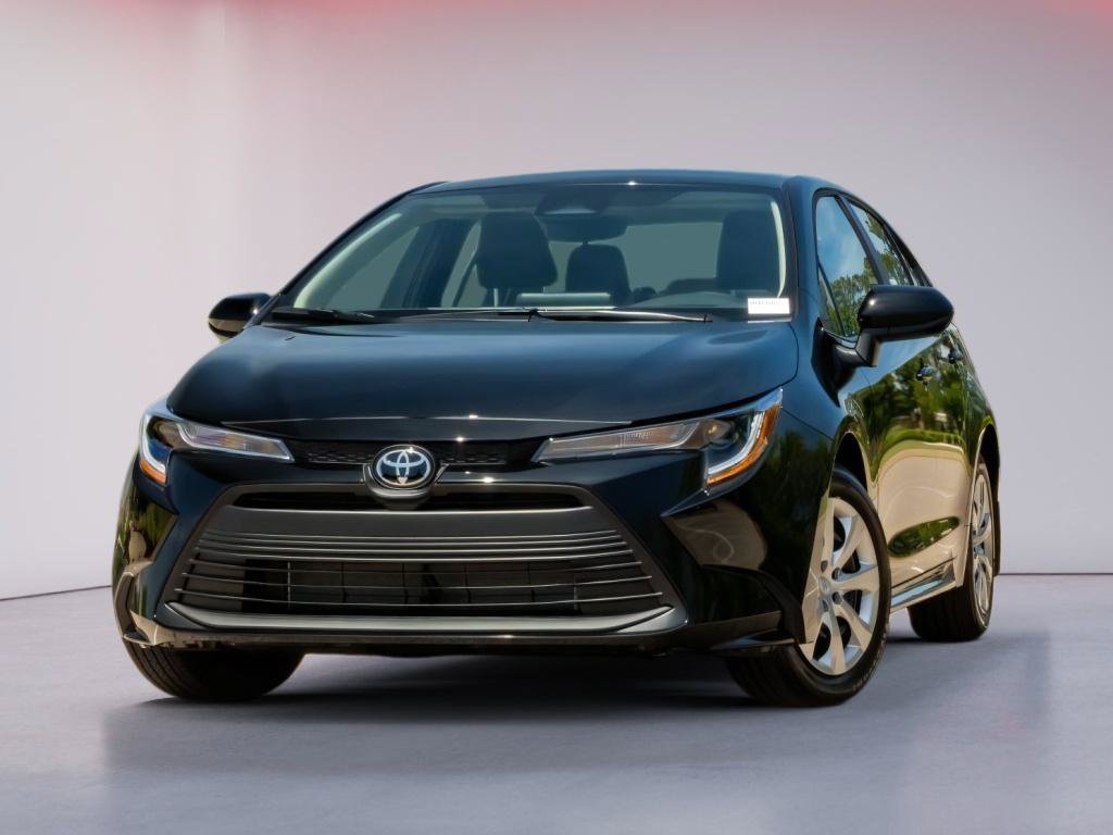 Used 2026 Toyota Corolla LE FWD image 1