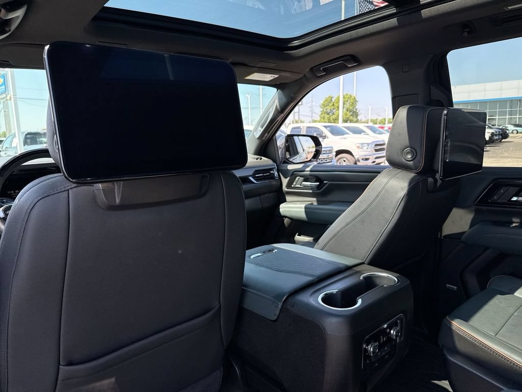 Used 2025 GMC Yukon AT4 w/ AT4 Premium Plus Package AWD/4WD image 28
