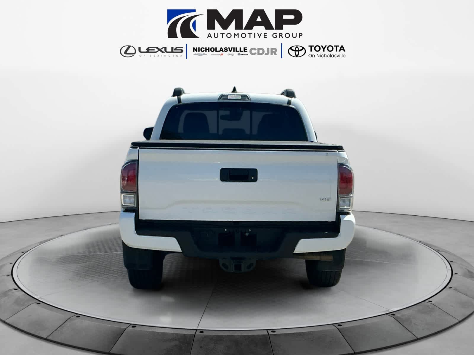 Used 2023 Toyota Tacoma TRD Sport AWD/4WD image 4