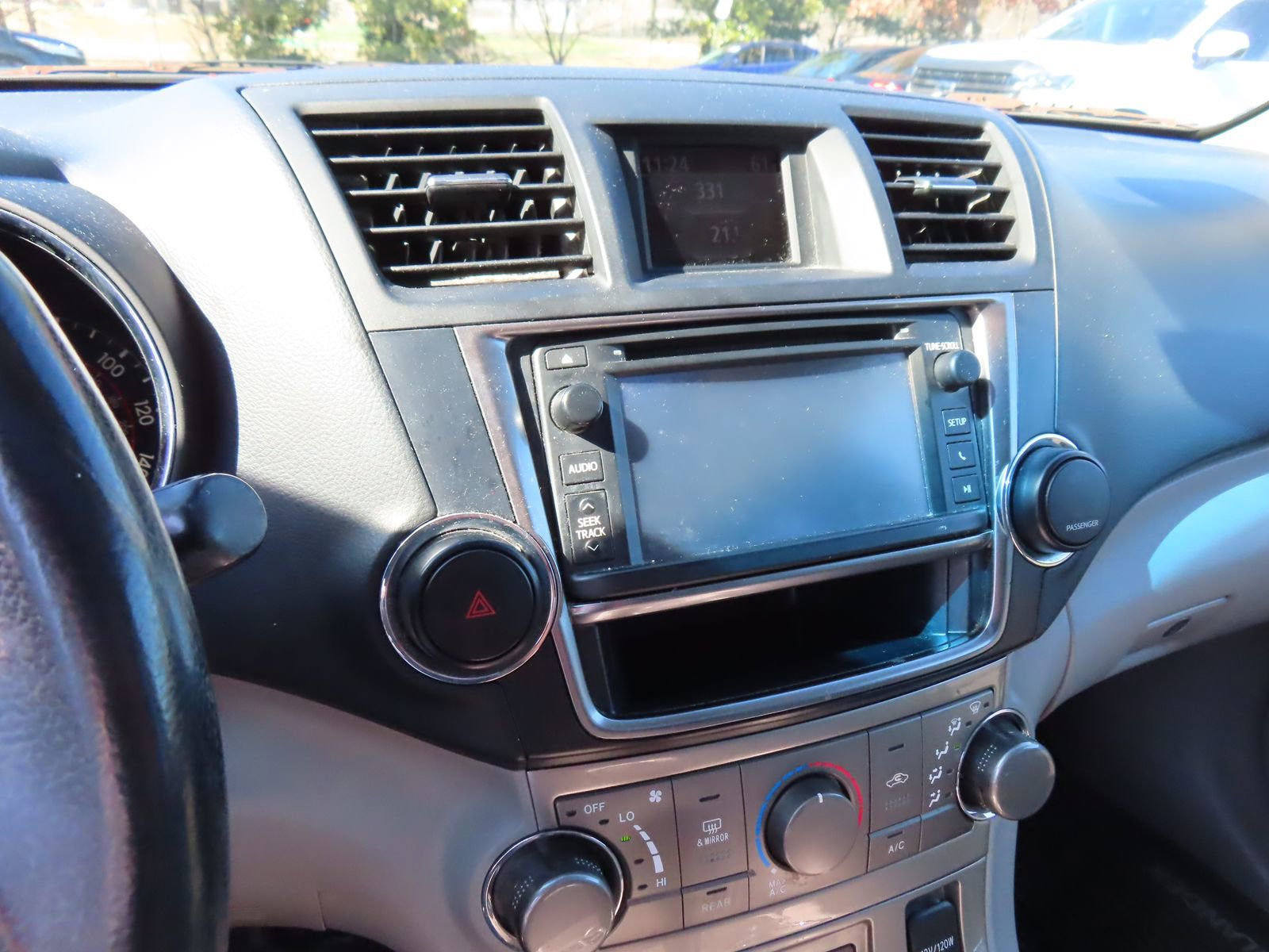 Used 2013 Toyota Highlander SE image 19