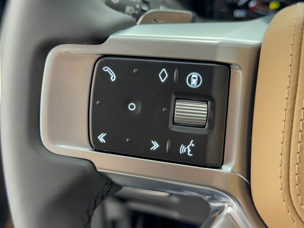 New 2026 Land Rover Discovery Limited Edition AWD/4WD image 17