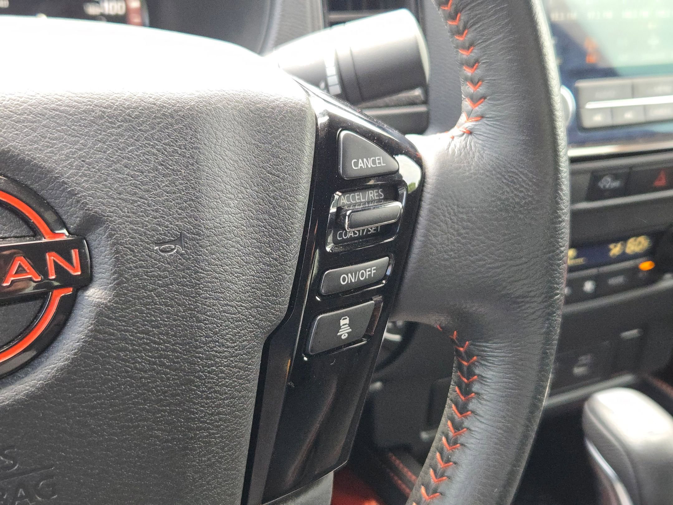 Used 2023 Nissan Frontier PRO-4X w/ Technology Package AWD/4WD image 19