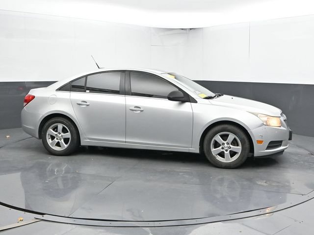 Used 2011 Chevrolet Cruze LT FWD image 4