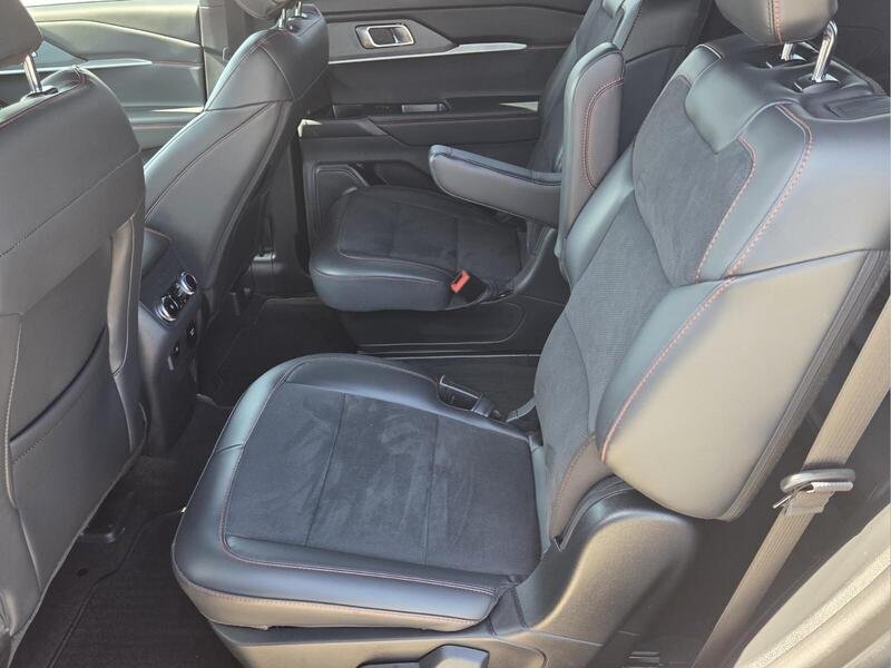 Used 2026 Ford Explorer ST AWD/4WD image 12