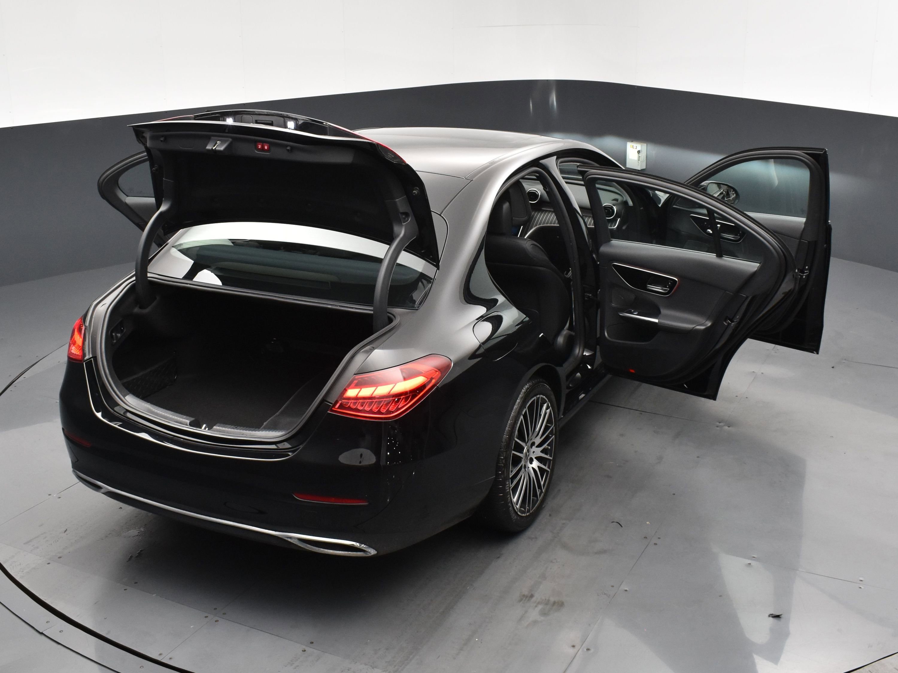 Used 2023 Mercedes-Benz C 300 Sedan image 23