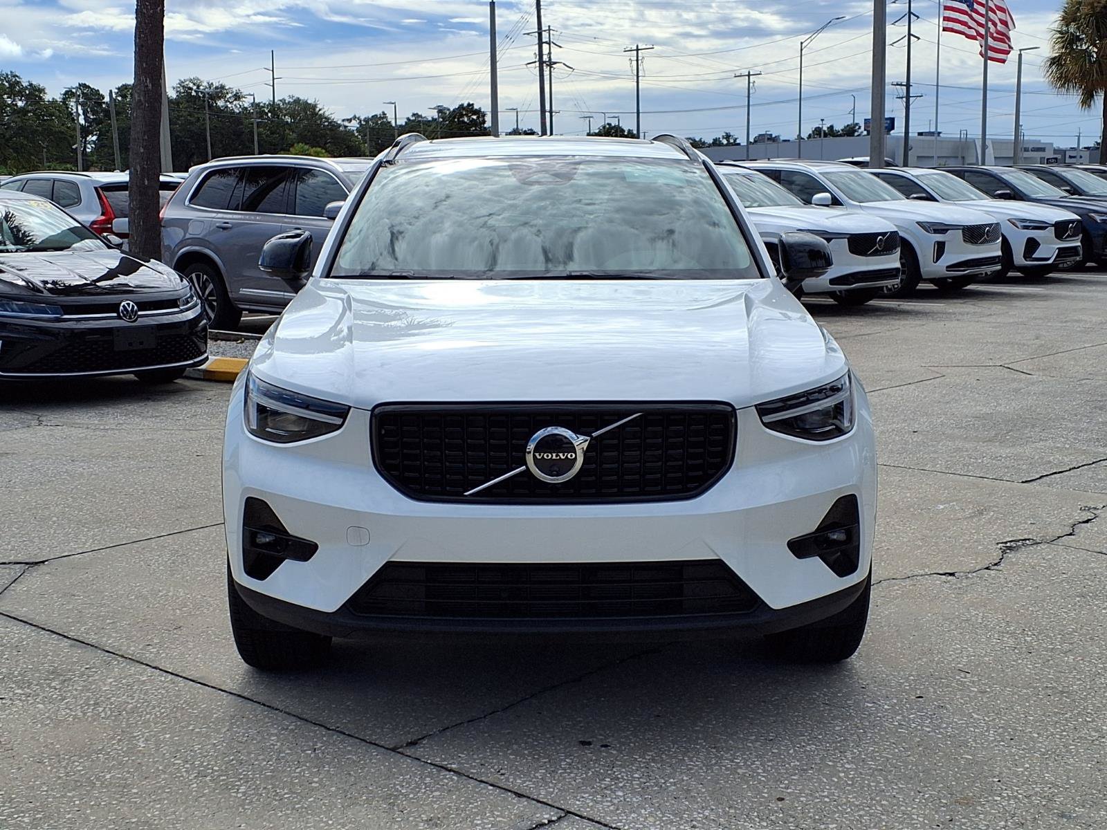New 2026 Volvo XC40 B5 Plus w/ Climate Package AWD/4WD image 2