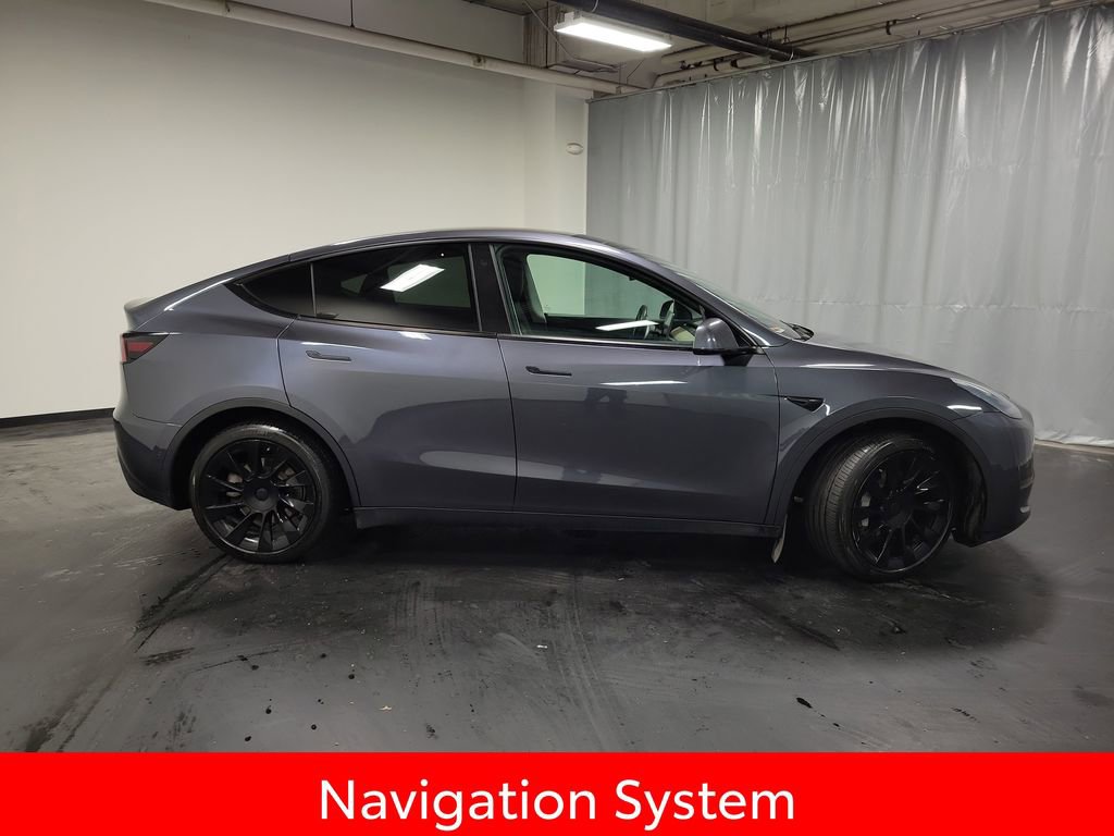 Used 2021 Tesla Model Y Long Range image 9