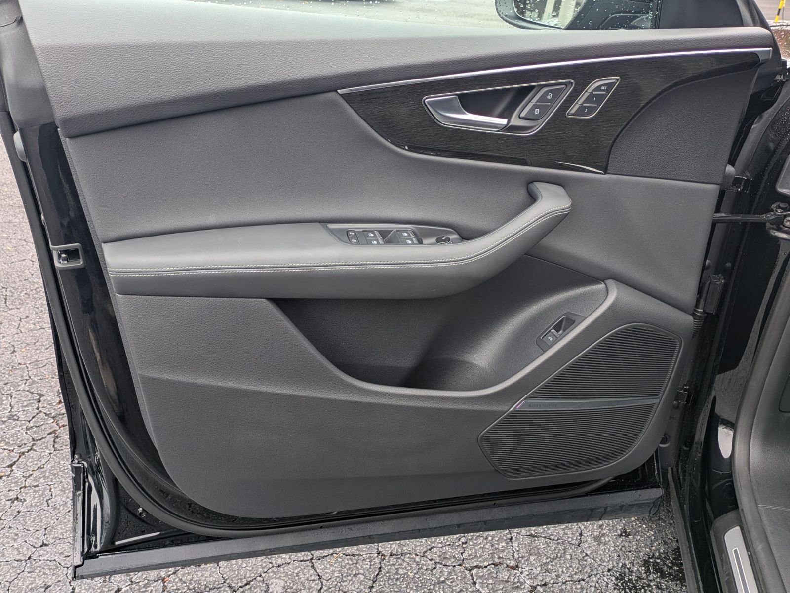 Used 2025 Audi Q8 Prestige w/ Prestige Package image 20