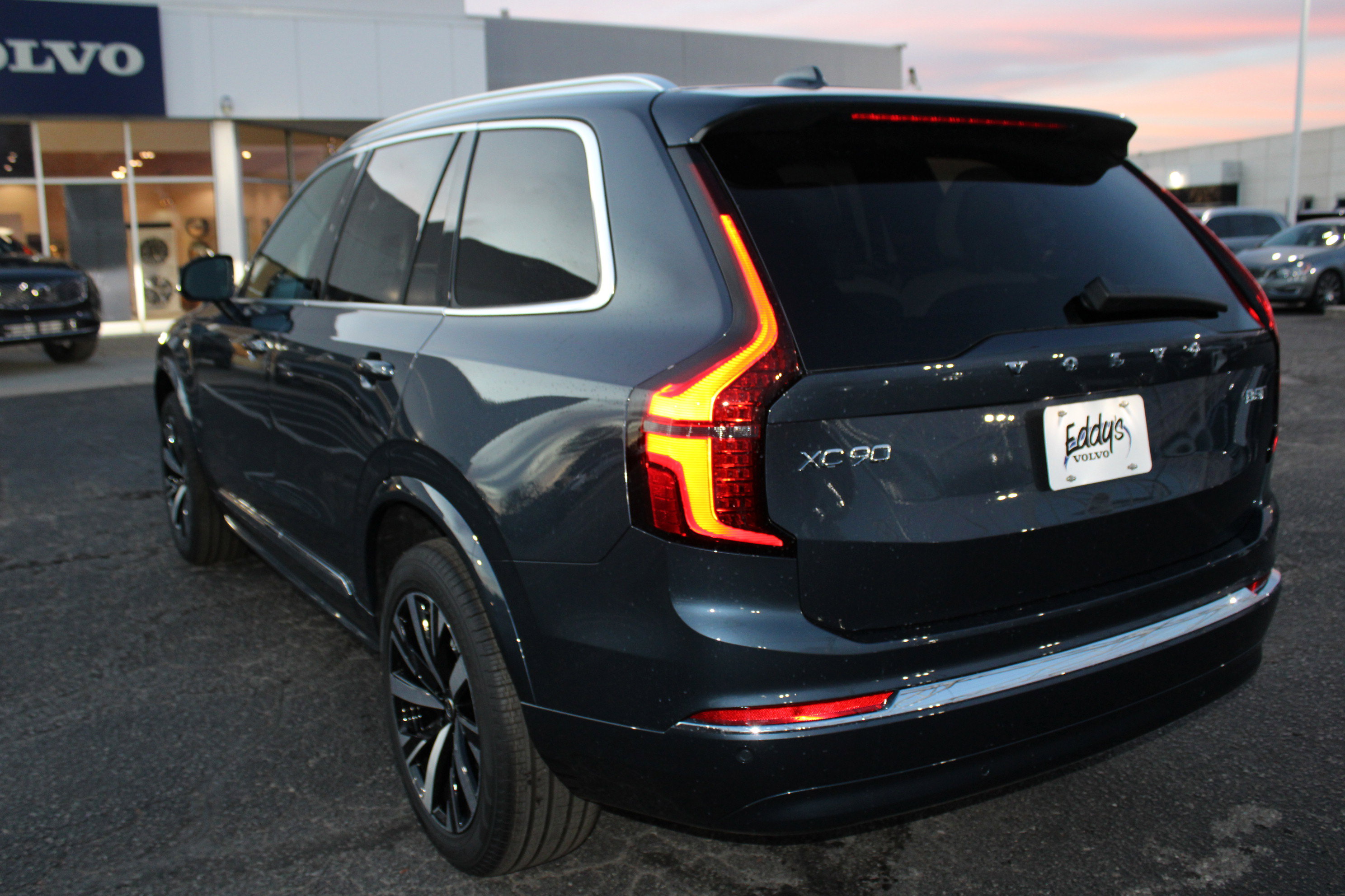 New 2026 Volvo XC90 B5 Core AWD/4WD image 7