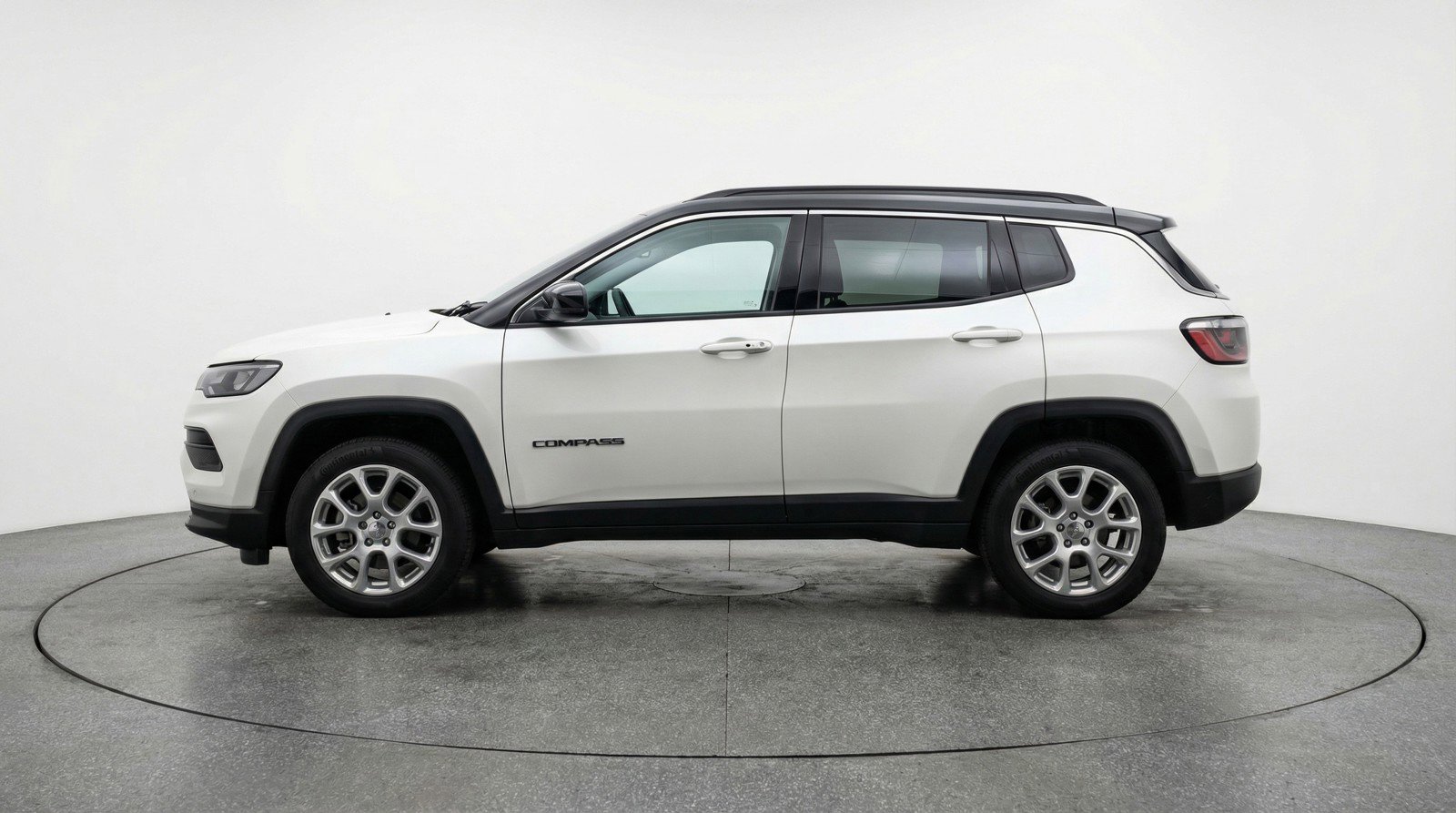 Used 2025 Jeep Compass Limited AWD/4WD image 5