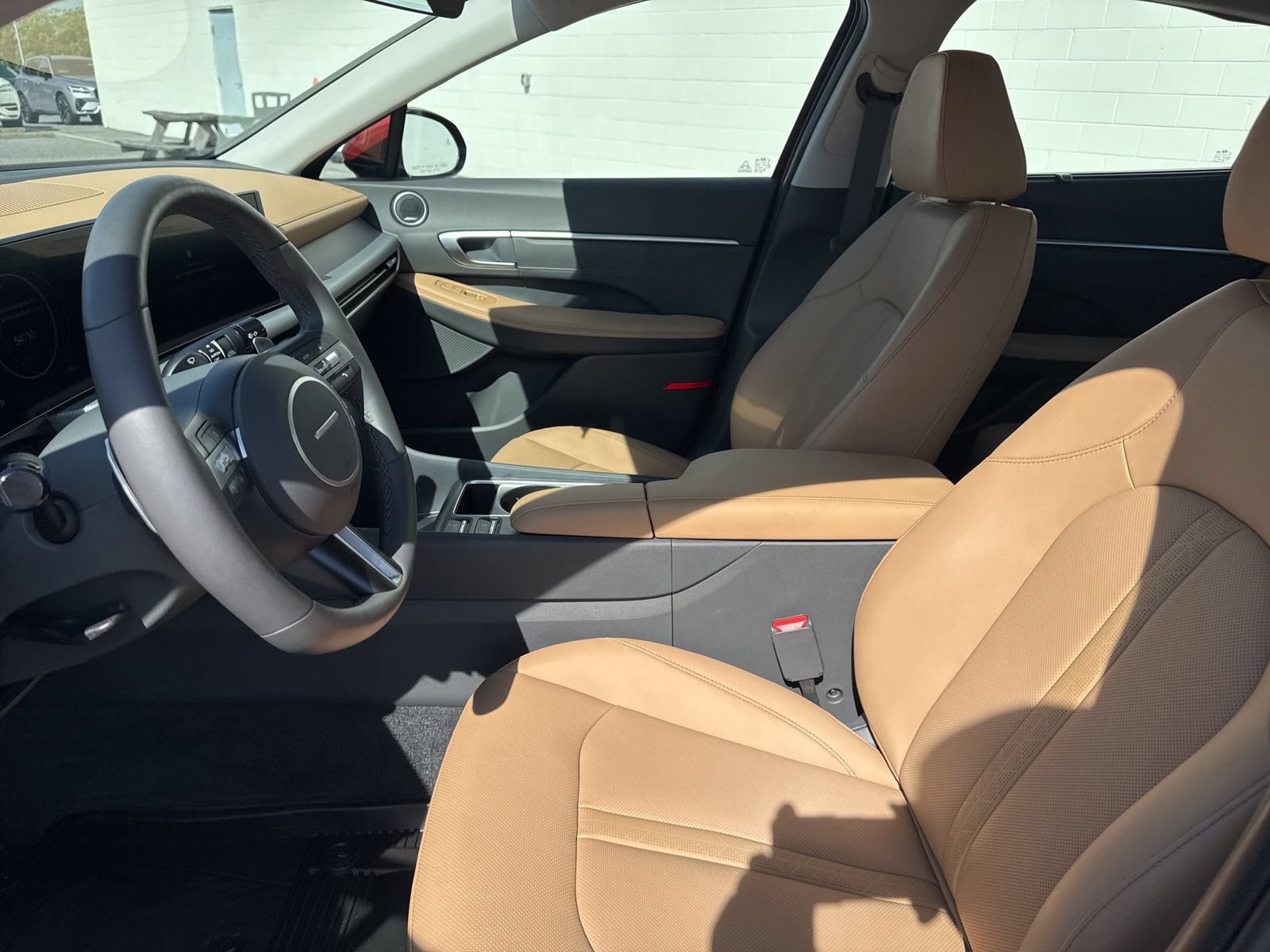 Used 2025 Hyundai Sonata Limited FWD image 22