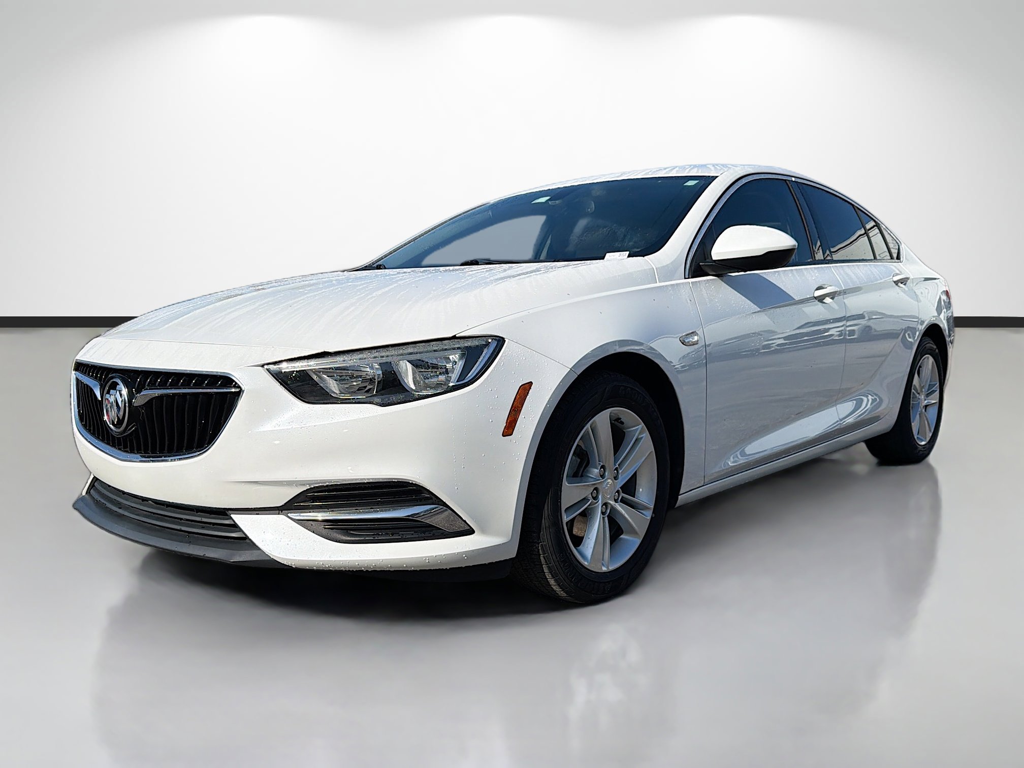 Used 2018 Buick Regal Preferred w/ Sights and Sounds Package FWD image 7