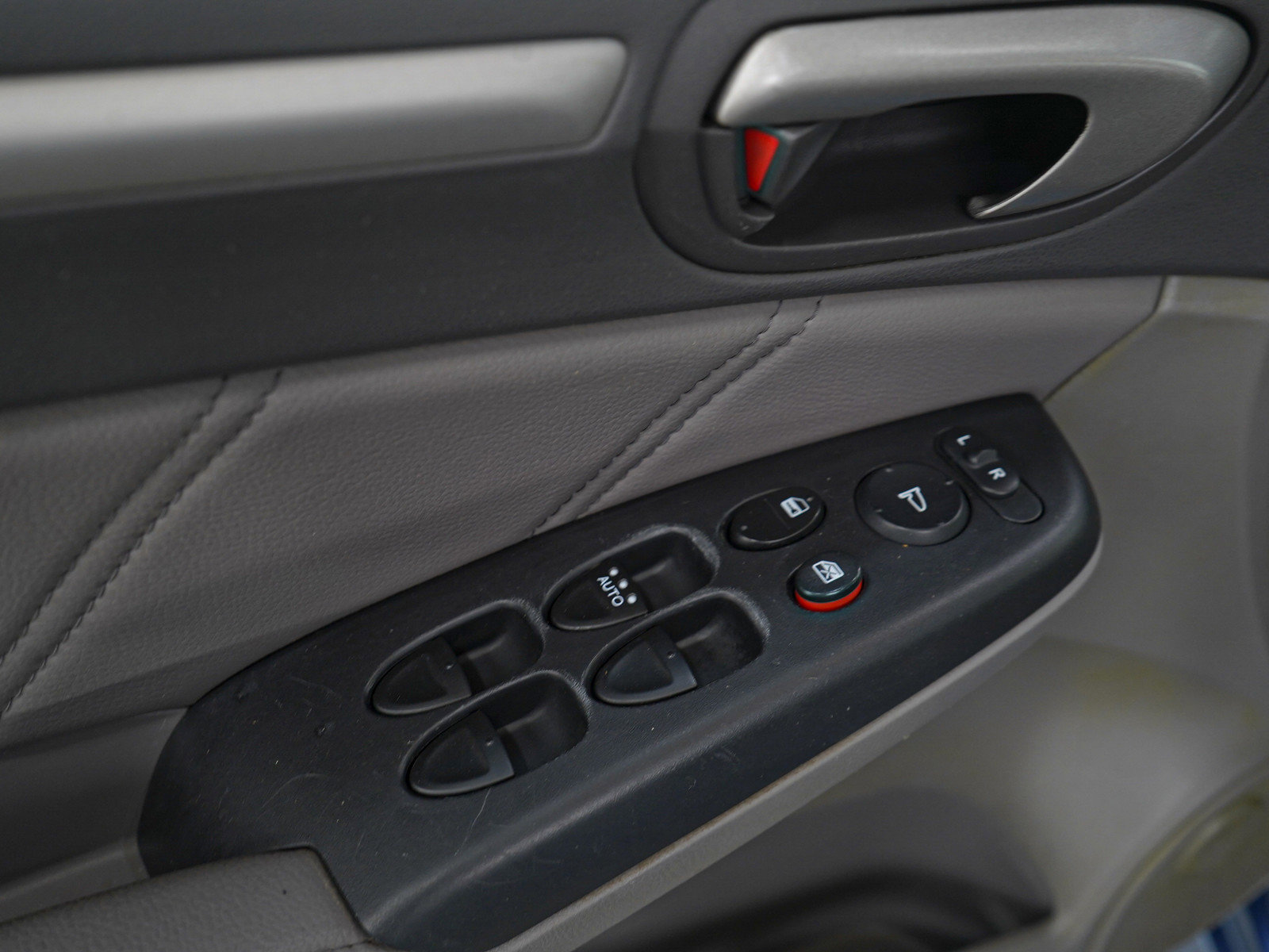 Used 2010 Honda Civic EX-L image 19