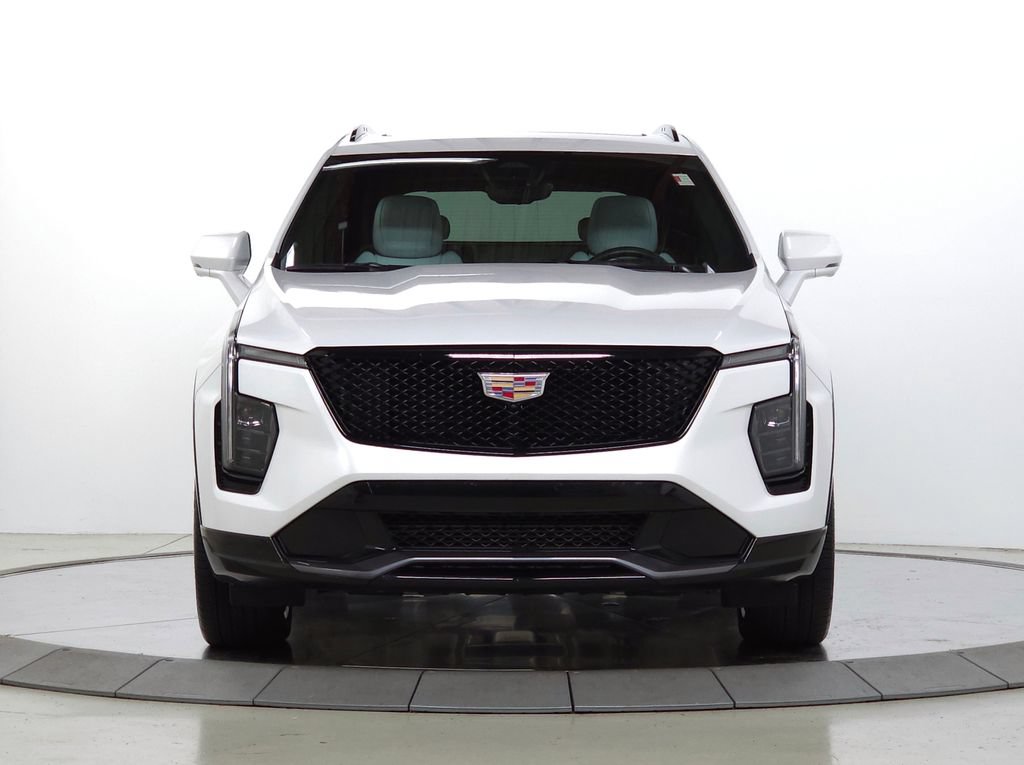 Used 2025 Cadillac XT4 Sport FWD image 2