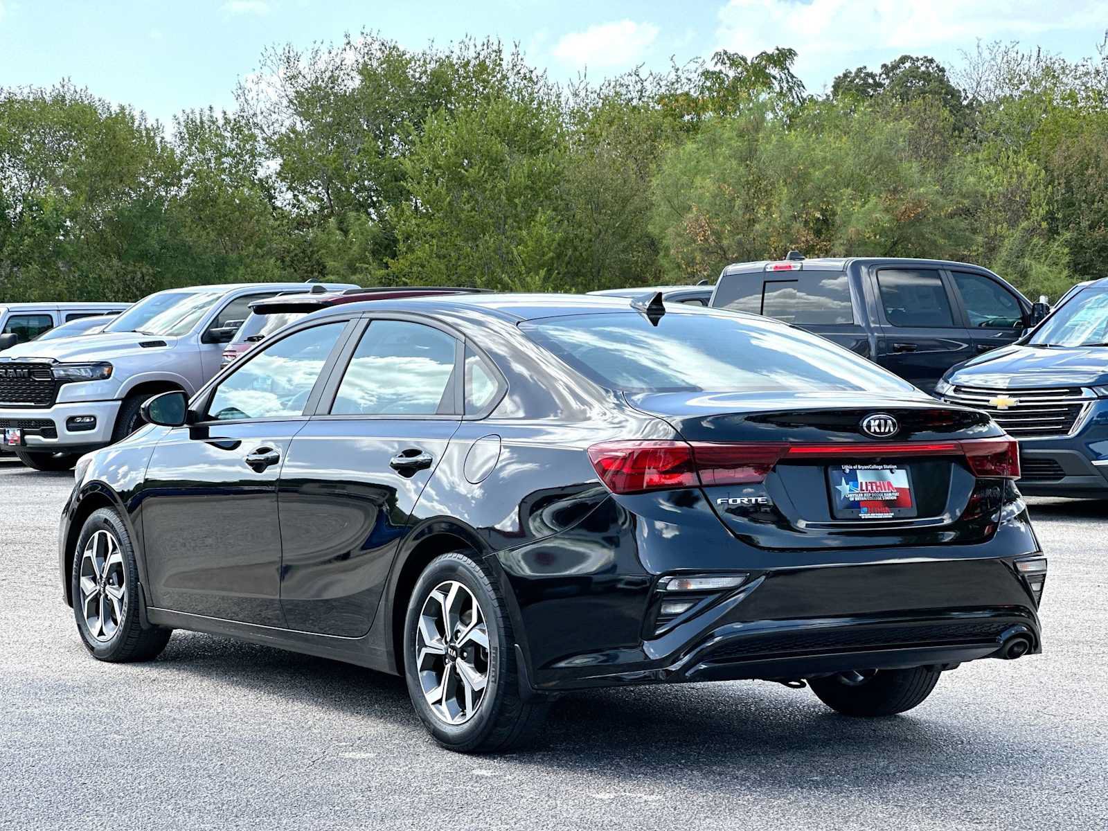 Used 2021 Kia Forte LXS FWD image 13